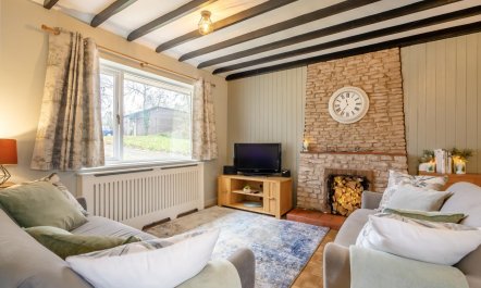 2 Bed in Beaconsfield 1