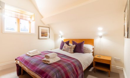 1 Bed in Pullwood Bay Estate 5