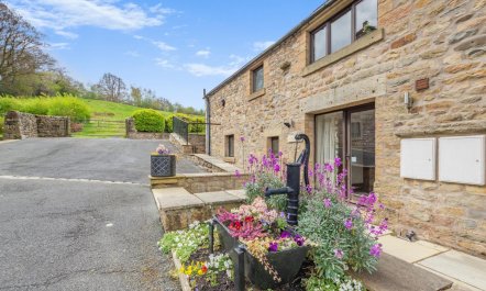 3 Bed in Bentham 1