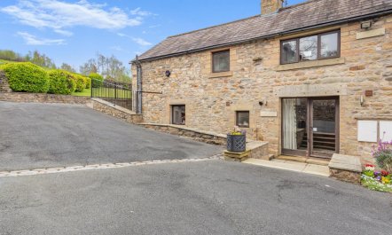 3 Bed in Bentham 6