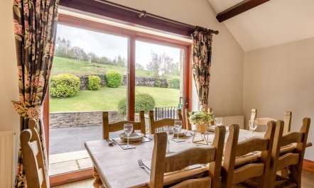 3 Bed in Bentham 7
