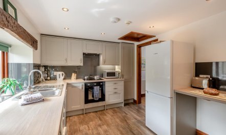 3 Bed in Bentham 9