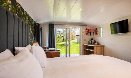 1 Bed in Bentham 2