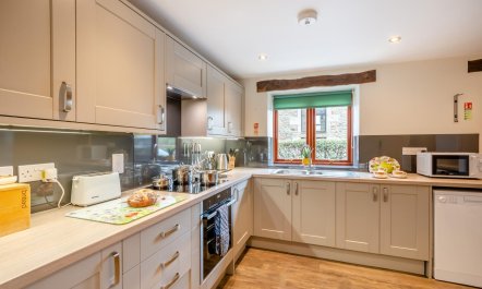3 Bed in Bentham 9
