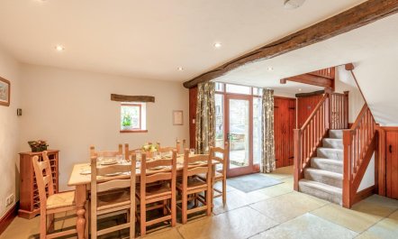 3 Bed in Bentham 8