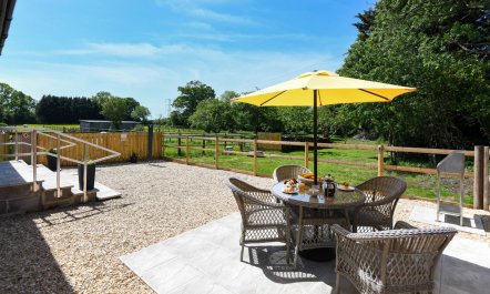 2 Bed in Brokerswood 1