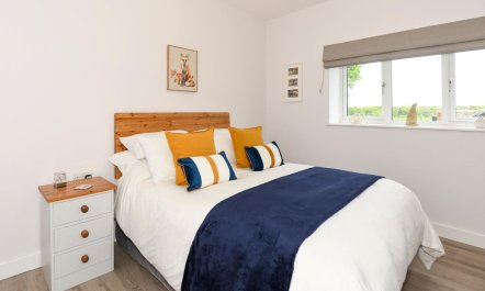 2 Bed in Brokerswood 8