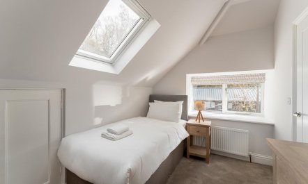 3 Bed in Market Place 6