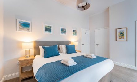 3 Bed in Market Place 2