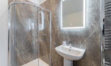 3 Bed in Market Place 9