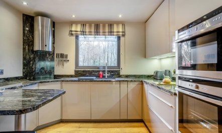 3 Bed in Egton 4