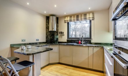 3 Bed in Egton 7