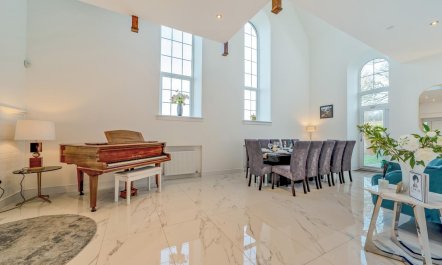 6 Bed in High Bonnybridge 2