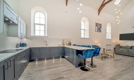 6 Bed in High Bonnybridge 8