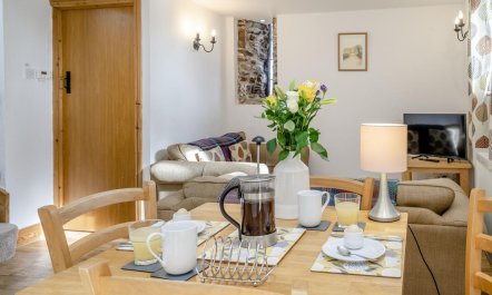 2 Bed in Risca 8