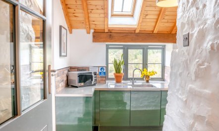 3 Bed in Cwmtaf 8