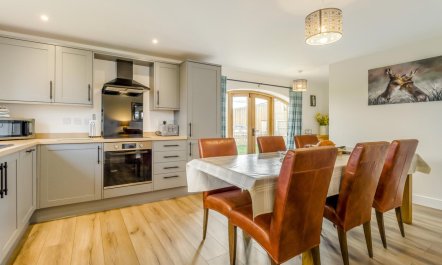 3 Bed in Northwood 1