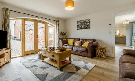 3 Bed in Northwood 9