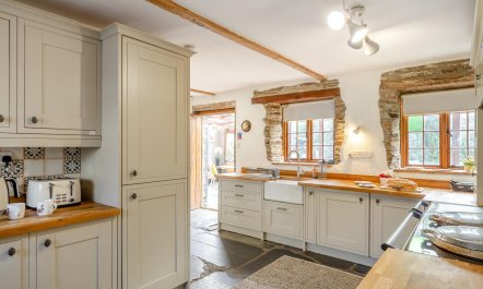 3 Bed in North Hill 9