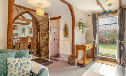 3 Bed in North Hill 2