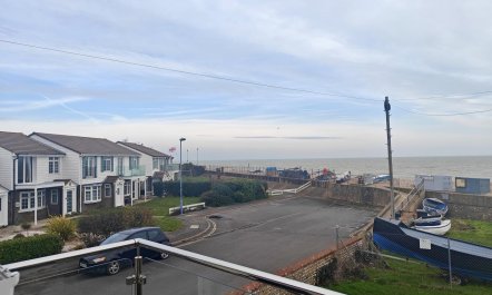1 Bed in Selsey 9