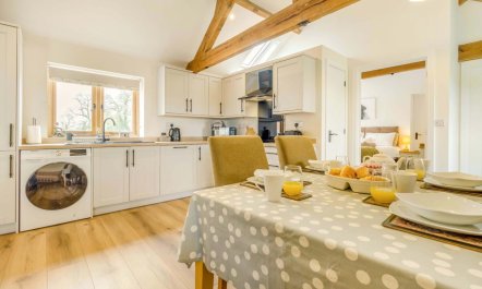 1 Bed in Northwood 5