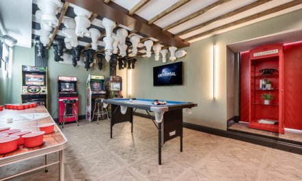 5 Bed in Middleton 1