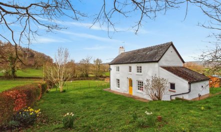 4 Bed in Llansantffraid