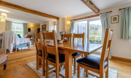 4 Bed in Llansantffraid 5
