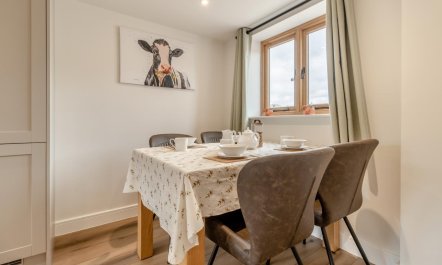 2 Bed in Northwood 8