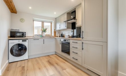 2 Bed in Northwood 8
