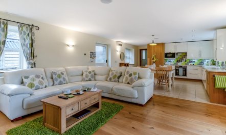 2 Bed in Gilwern 3
