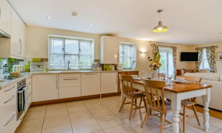 2 Bed in Gilwern 6