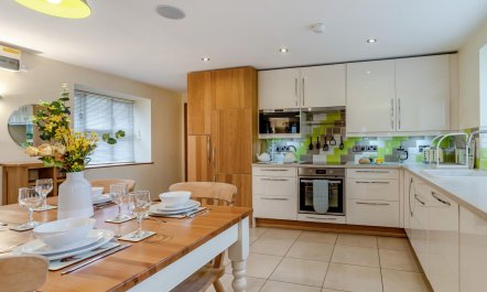 2 Bed in Gilwern 5