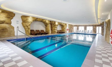 5 Bed in Middleton