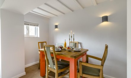 2 Bed in Hempstead 2