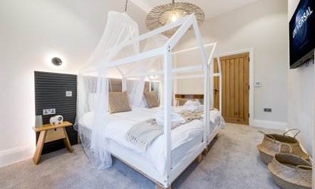 7 Bed in Middleton 8