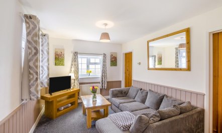 2 Bed in Hunston