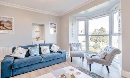 3 Bed in Mumbles 5