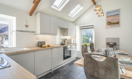 3 Bed in Mumbles 8
