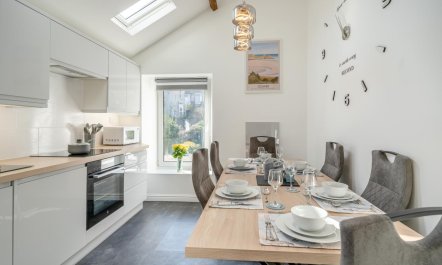 3 Bed in Mumbles 1