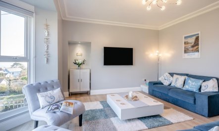 3 Bed in Mumbles 6