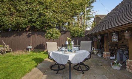 1 Bed in Piltdown 8
