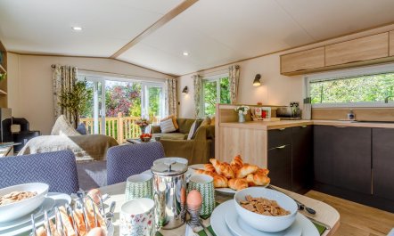 2 Bed in Weybourne 6