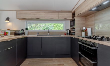 2 Bed in Weybourne 7