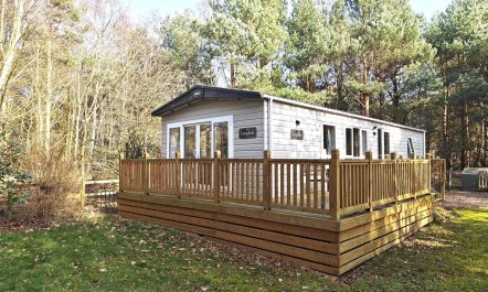 2 Bed in Weybourne 3