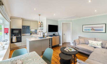 2 Bed in Windermere 1