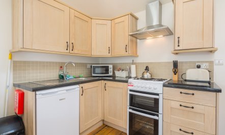 1 Bed in Old Hall Green 1