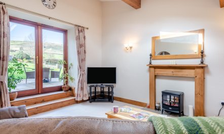 2 Bed in Thwaite 4