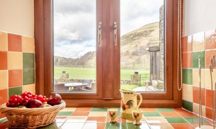 2 Bed in Thwaite 7